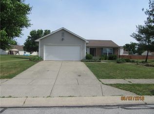 7346 Woodside Dr, Avon, IN 46123