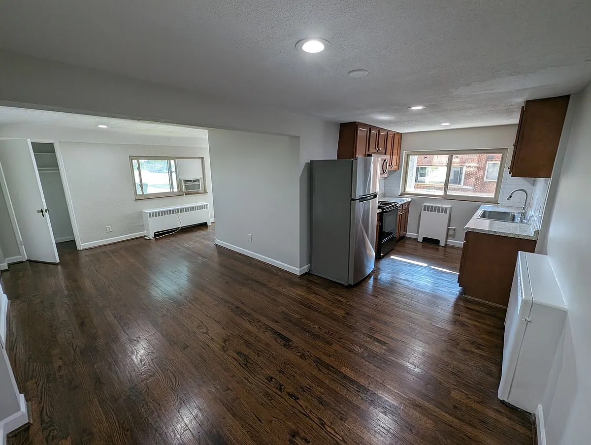 Building Photo - 1613 Asmann Ave