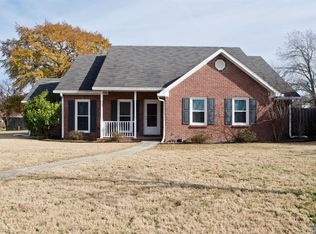 2805 King Arthur Dr SW, Decatur, AL 35603