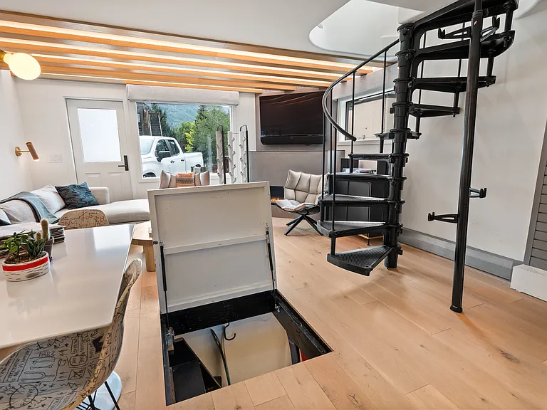 331 W Main St #B — Photo 18