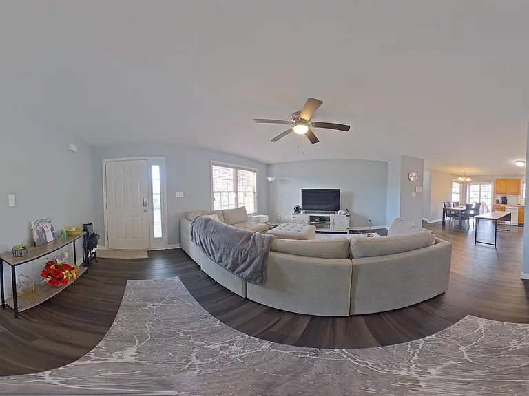110 Fox Dale Rd — Photo 2