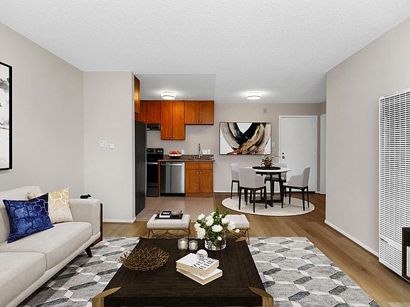 3rd image of 1509 Golden Gate Ave #303
