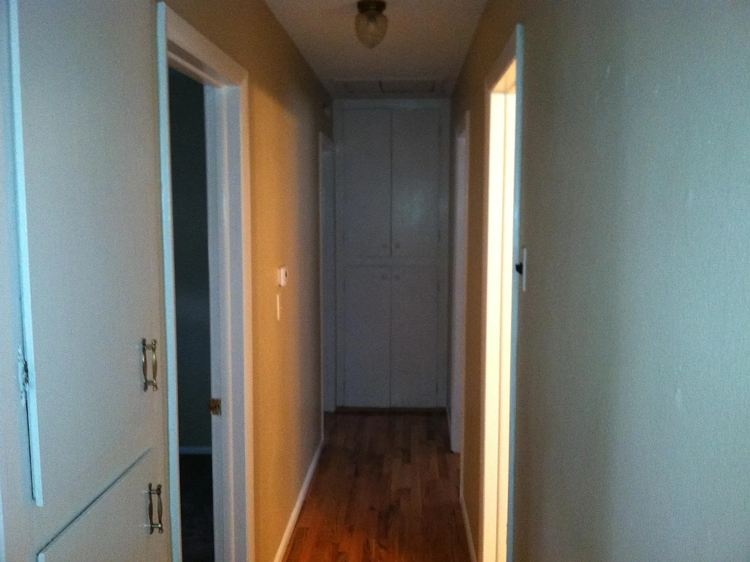 892 S Worchester St — Photo 3