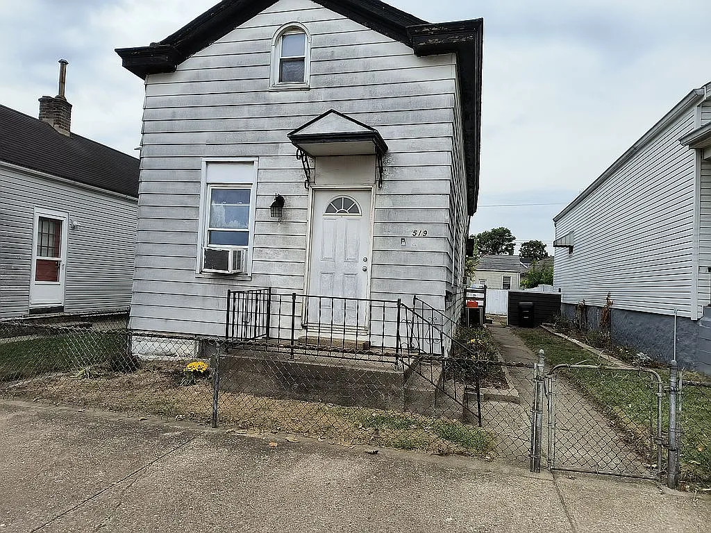 519 Hodge St photo 1