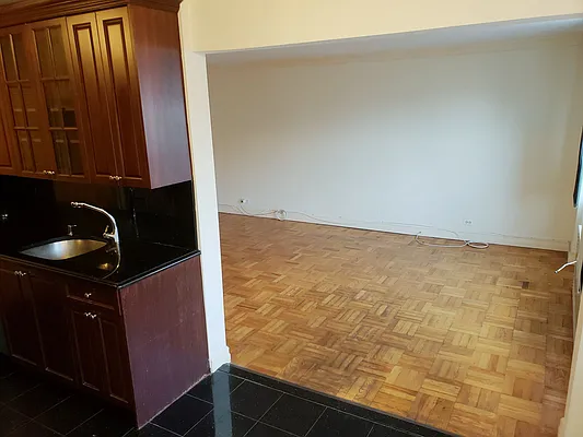 Rented by Metro Garden Realty NYC | media 45