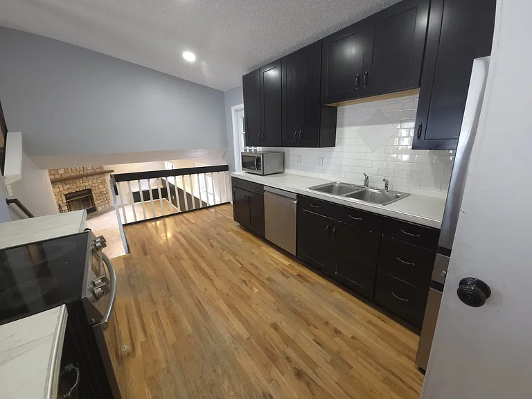 5506 Wilkerson Pass Dr — Photo 6