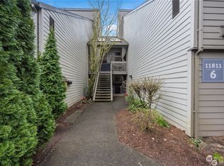 11811 93rd Ln NE APT 302, Kirkland, WA