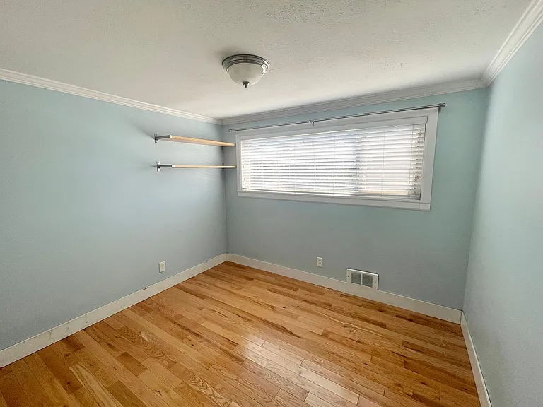 4451 Woodland Park Ave N #5 — Photo 8