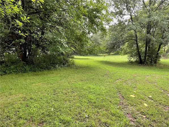 1845 Lake Viking Ter, Gallatin, MO 64640