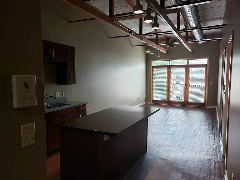 510 E 9th St #204 — Photo 2