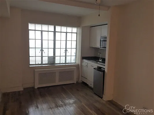 Rented by City Connections Realty | media 12