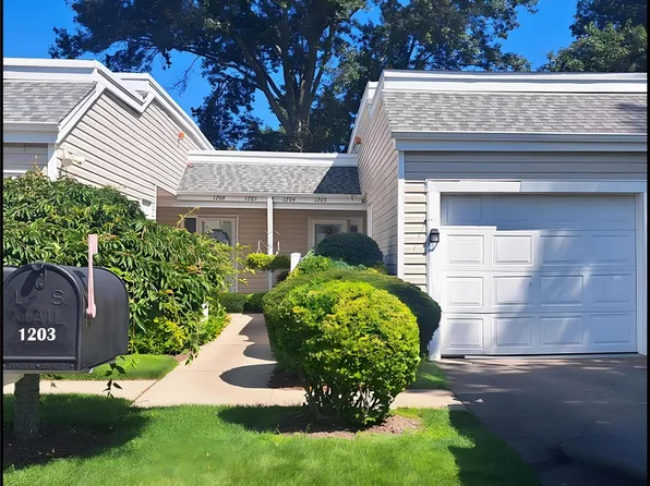1203 Cabot Court, Saint James, NY 11780