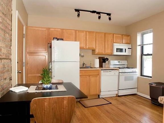 4th image of 754 W Wellington Ave APT 3A