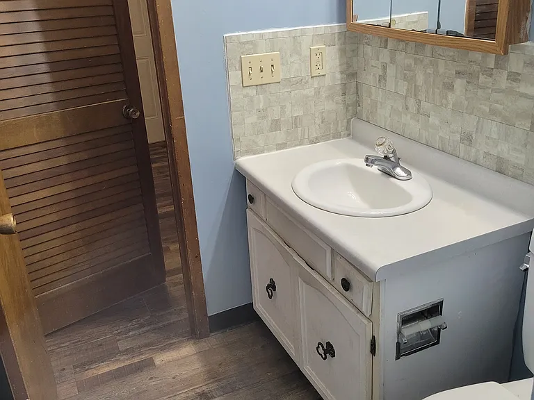 201-203 Southridge Cir — Photo 5