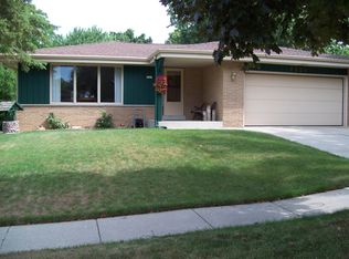 6001 Sycamore St, Greendale, WI 53129