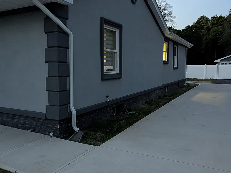 24 Brookside Ave — Photo 3