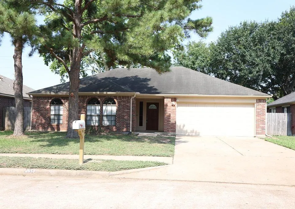 3419 Lakeland Gardens Dr
