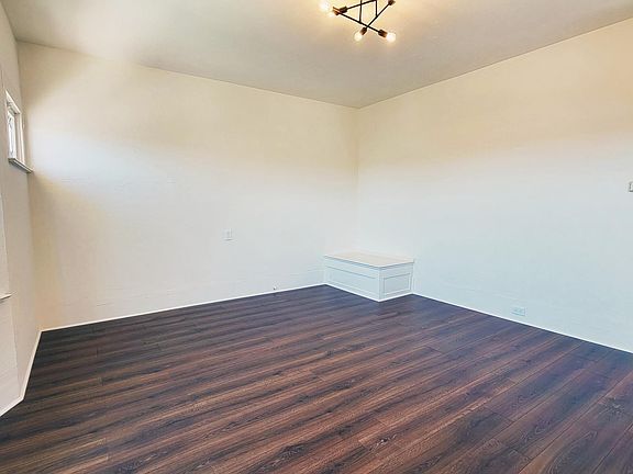 2nd image of 994 Apgar St