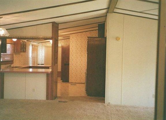 3rd image of 148 Guitar St