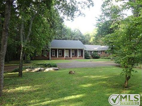 1st image of 512 Carter Ln
