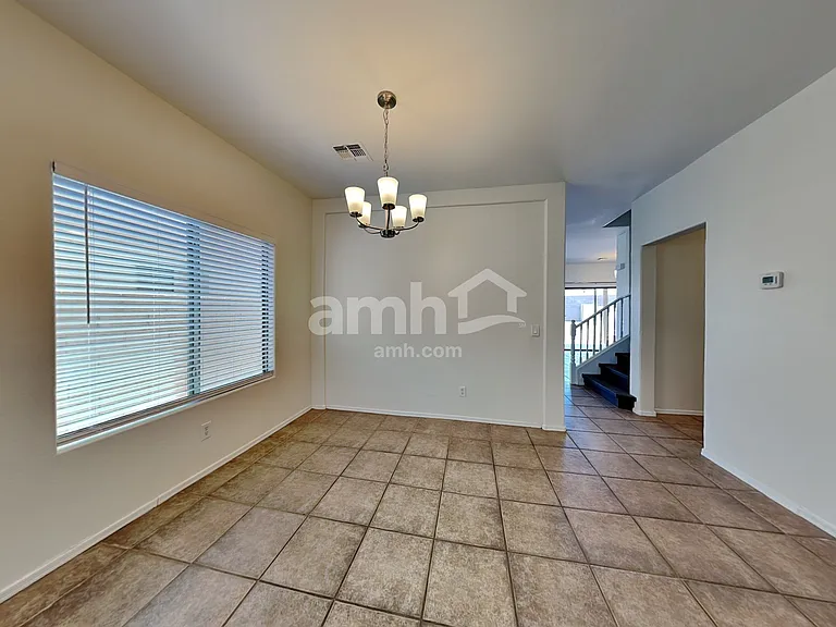 3529 W Glass Ln — Photo 7