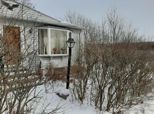 44 Sampson St, Winterport, ME 04496