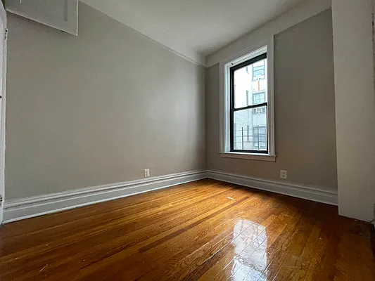 Rented by Hillel Realty Group | media 18