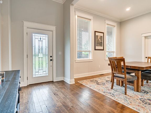 3rd image of 155 Eagle Point Dr