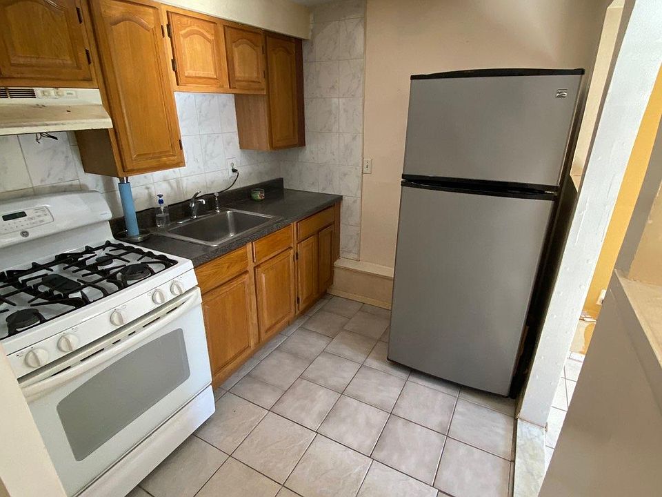 2nd image of 20 Nathalie Ave Floor 1
