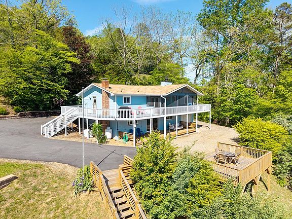 2nd image of 360 Watkins Rd
