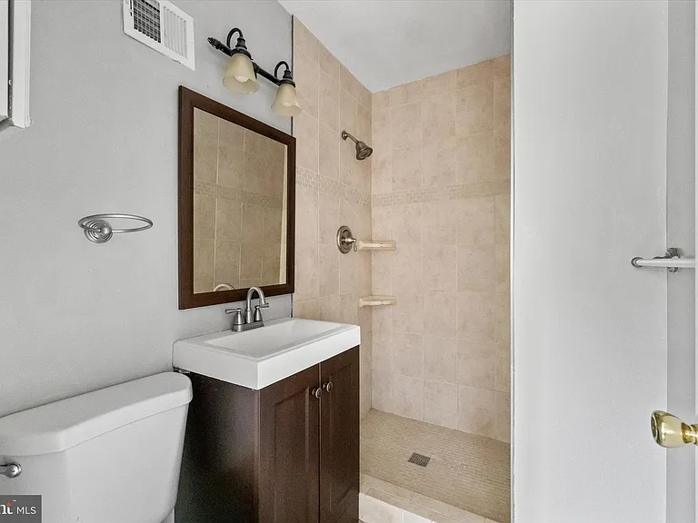 2022 Mayflower Dr — Photo 16
