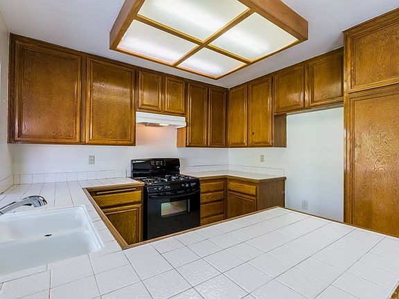 5th image of 24038 Roseleaf Pl