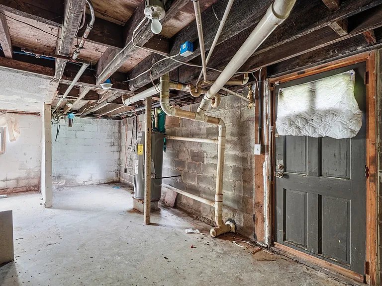 615 Macon St — Photo 24