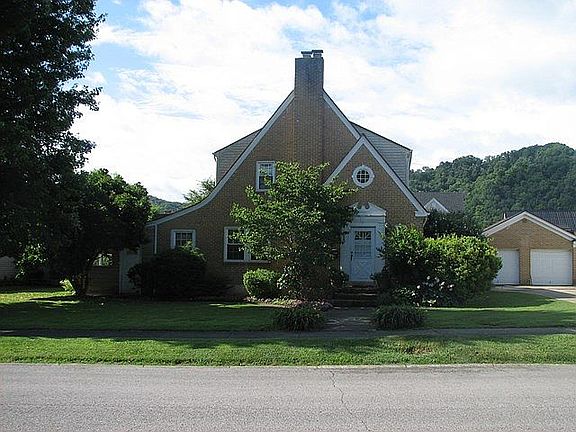 616 Walnut Avenue