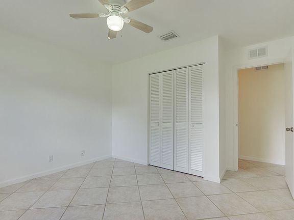 5th image of 4588 Dolphin Dr