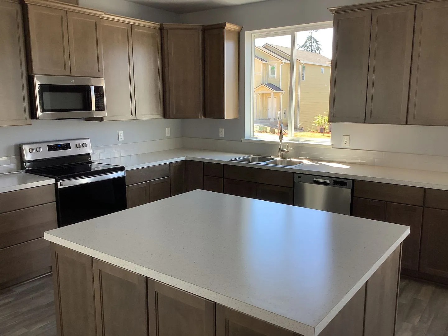 4-bedroom 3-bathroom house on Moon Mountain — Photo 4