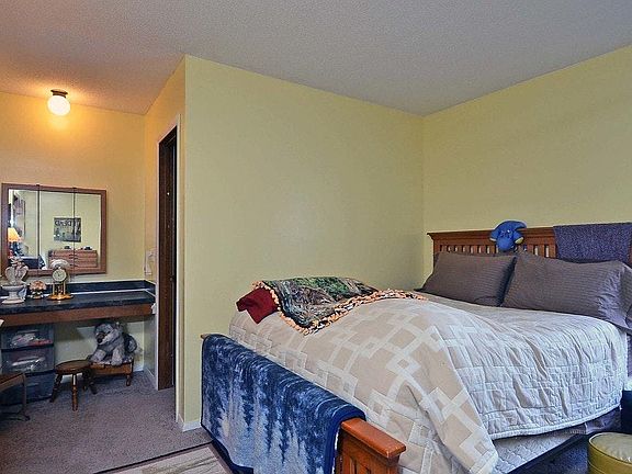 5th image of 8923 Ironwood Ave S
