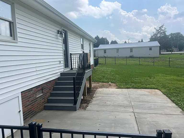 803 Quillen Ave — Photo 8