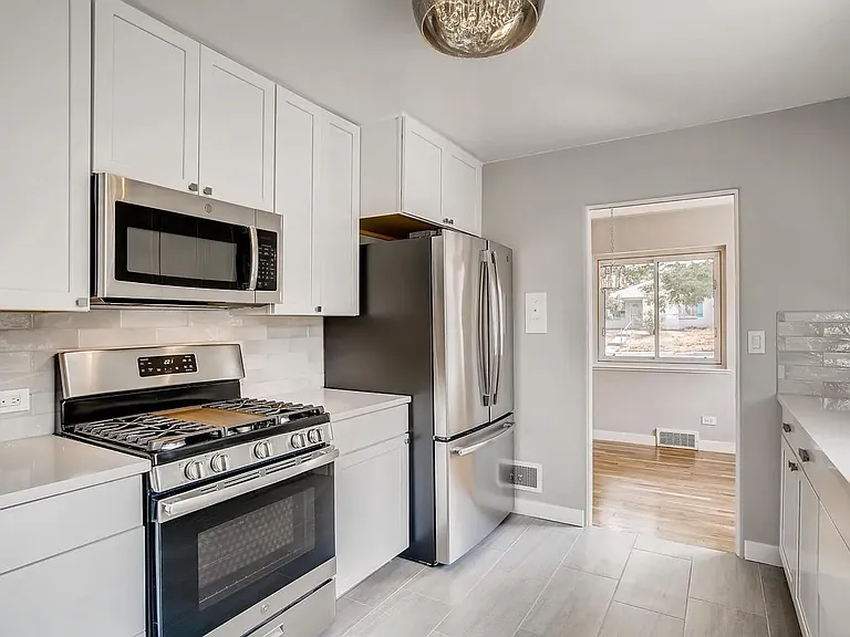 2275 W Gill Pl — Photo 10
