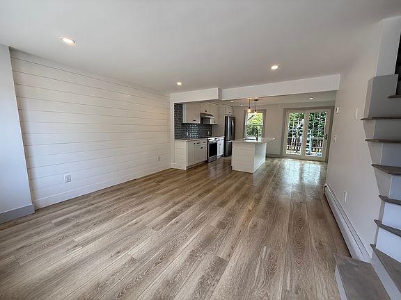 5th image of 105 High St APT W