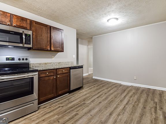 4th image of 3911 Cornell Blvd SW