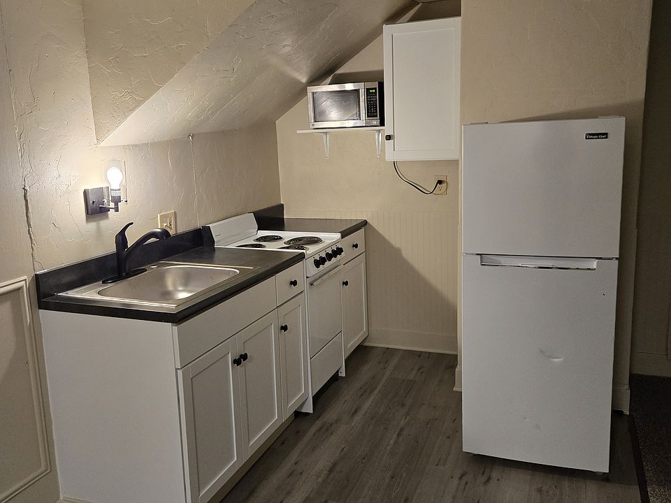 1st image of 524 Spruce St #4