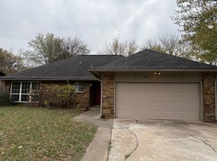 817 W Boston St S, Broken Arrow, OK 74012