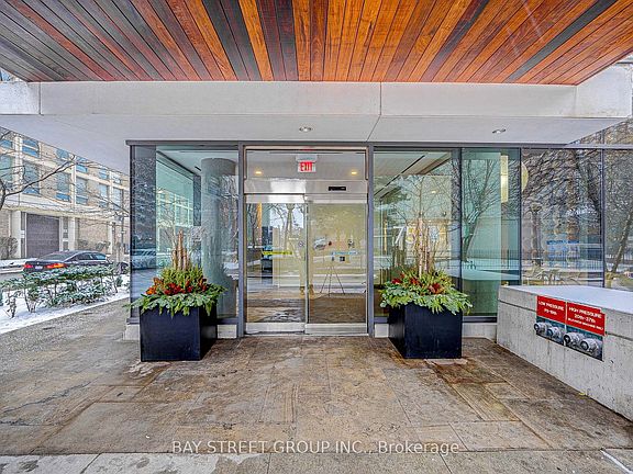 4th image of 75 Saint Nicholas St #609
