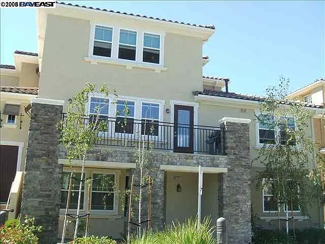 Building Photo 4