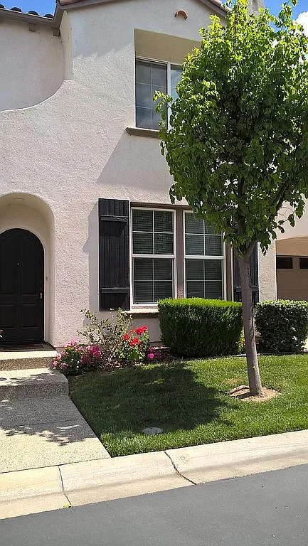 11 Serene Lake Pl photo 1