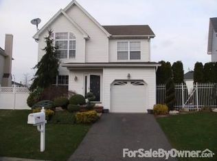 27 Rubar Dr, Parlin, NJ 08859