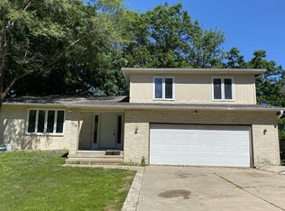 1516 Sierra Dr NE, Cedar Rapids, IA 52402