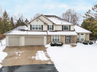 2985 Pine Ridge Rd, Oshkosh, WI 54904