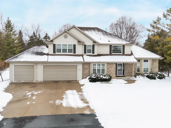 2985 Pine Ridge Rd, Oshkosh, WI 54904